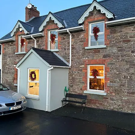A Wonderful 3-bed House In Sleeps 6